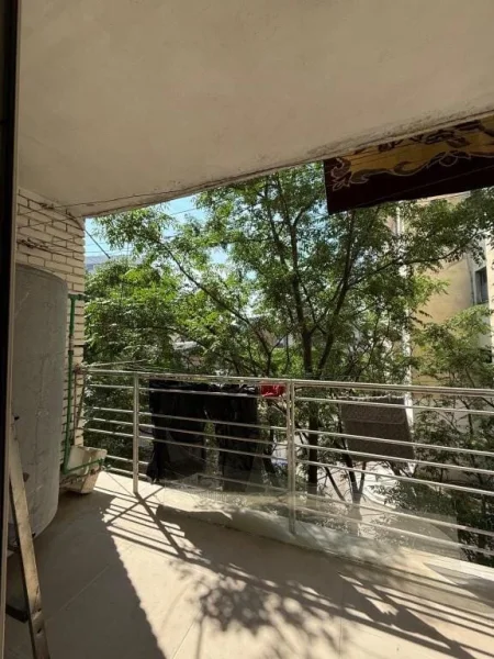Tirane, jepet me qera apartament 2+1 Kati 5, 81 m² 500 € (Mozaiku i Tiranes ,21 Dhjetori)