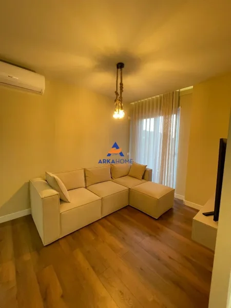 Tirane, jepet me qera apartament 2+1+Ballkon Kati 2, 76 m² 700 € 