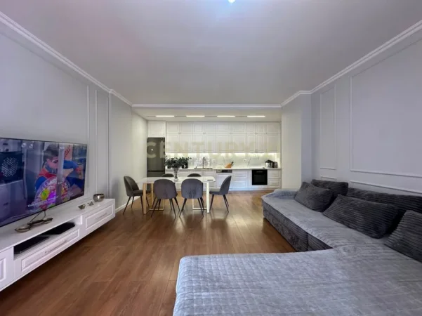Tirane, jepet me qera apartament 2+1+Ballkon Kati 5, 120 m² 1.050 € (don bosko)