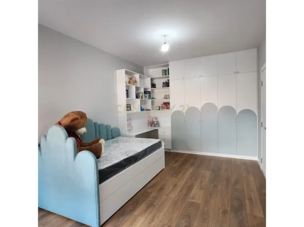 Tirane, jepet me qera apartament 2+1+Ballkon Kati 5, 120 m² 1.050 € (don bosko)