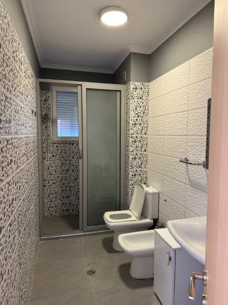 Tirane, jepet me qera apartament duplex 4+1+Ballkon , 140 m² 1.500 € (Rezidenca Kodra e Diellit 1)