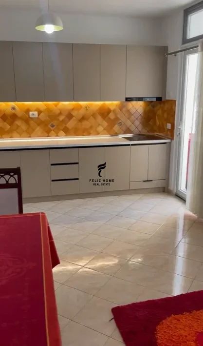 Tirane, jepet me qera apartament 1+1 Kati 3, 70 m² 600 € (MYSLYM SHYRI)
