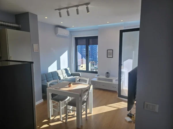 Tirane, shitet apartament , 57 m² 