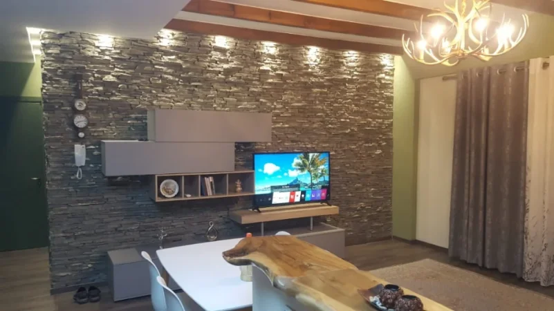 Tirane, jepet me qera apartament 2+1 Kati 3, 100 m² 650 € (Liqeni i Thate ,Rruga Peti)