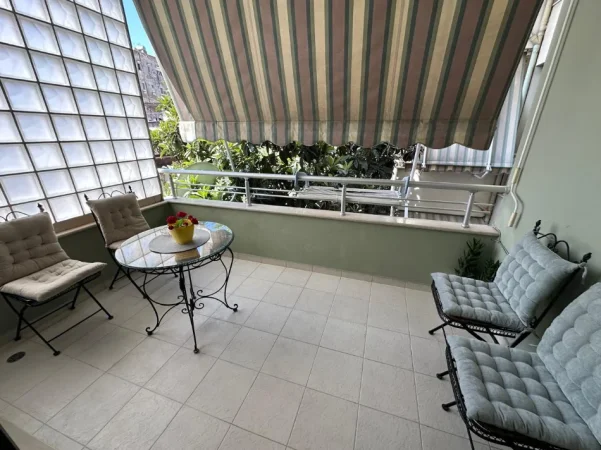 Tirane, jepet me qera apartament 2+1 Kati 2, 90 m² 600 € (Rruga Fortuzi ,Ministria e Drejtesis)
