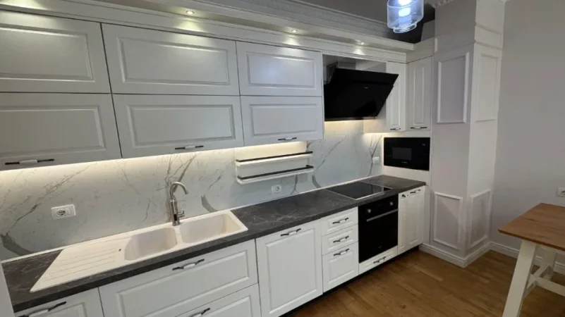 Tirane, shitet apartament 3+1+Ballkon Kati 1, 117 m² 340.000 € (Rruga Eduard Mano)