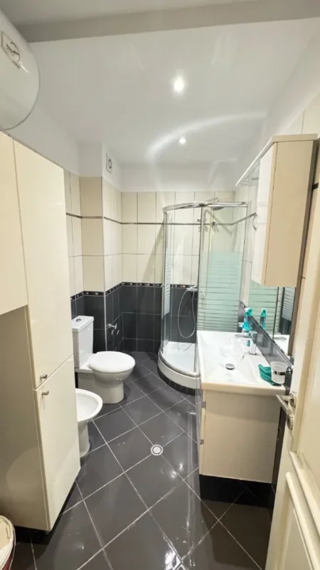 Tirane, shitet apartament 3+1+Ballkon Kati 1, 117 m² 340.000 € (Rruga Eduard Mano)