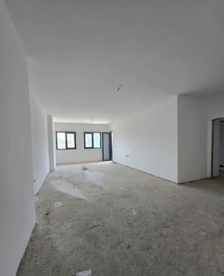 Tirane, shitet apartament 3+1 , 151 m² 340.000 € 
