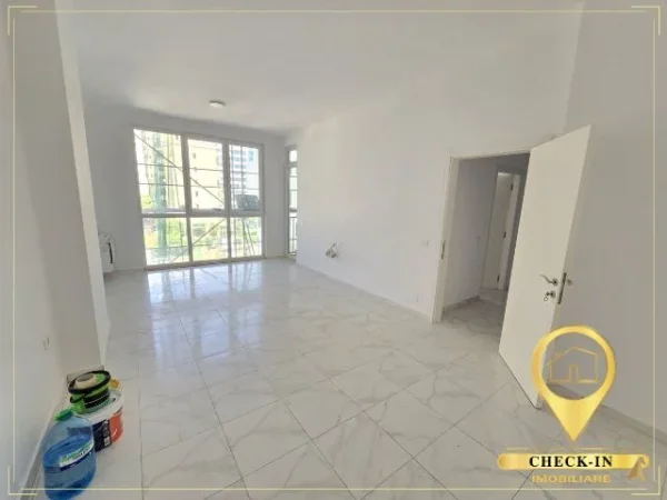 Tirane, jepet me qera zyre Kati 2, 111 m² 1.070 € (Square 21)