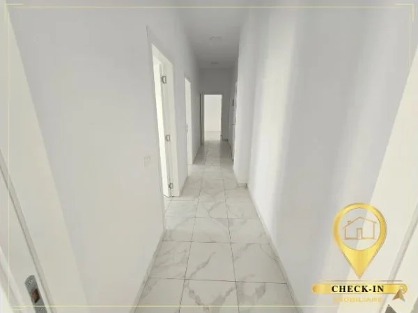Tirane, jepet me qera zyre Kati 2, 111 m² 1.070 € (Square 21)