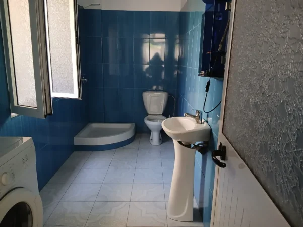 Tirane, jepet me qera apartament 1+1 Kati 0, 45 m² 299 € (Jordan Misja)
