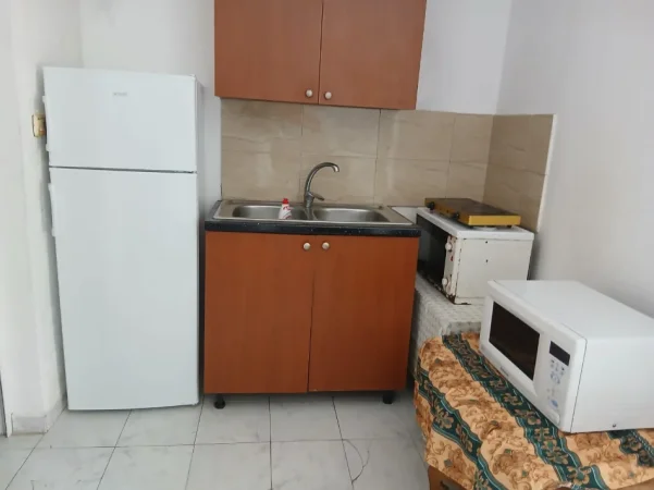 Tirane, jepet me qera apartament 1+1 Kati 0, 45 m² 299 € (Jordan Misja)