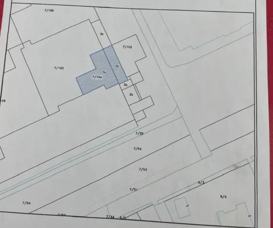 Tirane, jepet me qera nga Pronari, pa-komision Kati 0, 800 m² (Perballe Komisariatit numer 6 Kombinat)