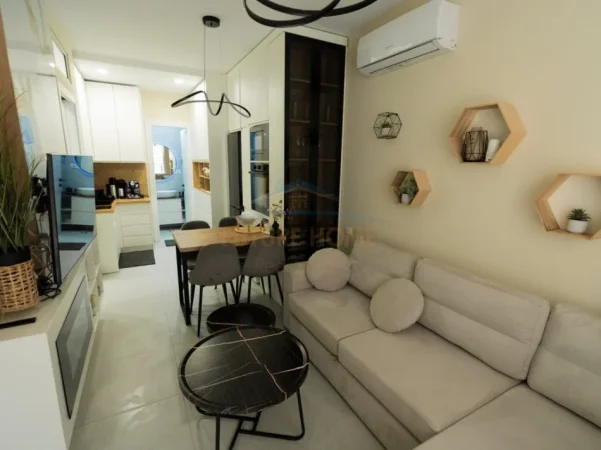 Shitje, Apartament 2+1+Post Parkimi , Kompleksi Sofo Duni , Dhermi 0696069906