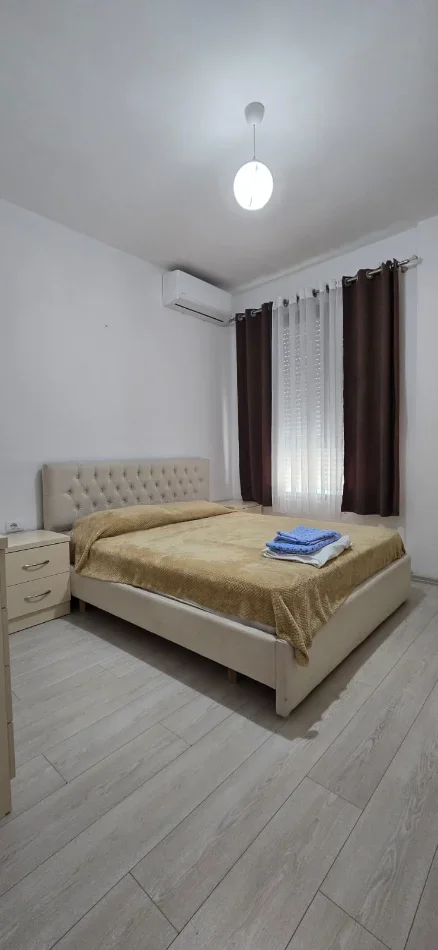 Tirane, jepet me qera apartament 3+1+Ballkon Kati 5, 120 m² 600 €