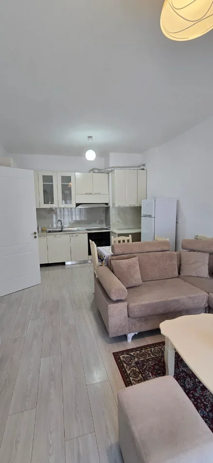 Tirane, jepet me qera apartament 3+1+Ballkon Kati 5, 120 m² 600 €