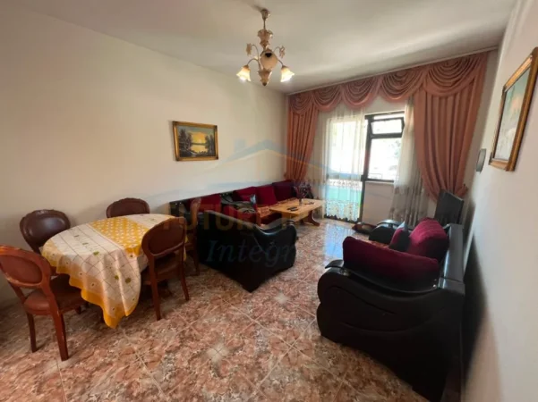 Tirane, shitet Vile Vile 3 Katshe , 457 m² 500.000 € (Tregu Elektrik)