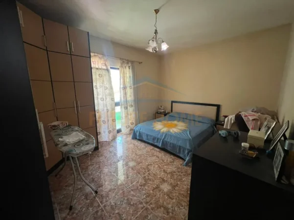 Tirane, shitet Vile Vile 3 Katshe , 457 m² 500.000 € (Tregu Elektrik)