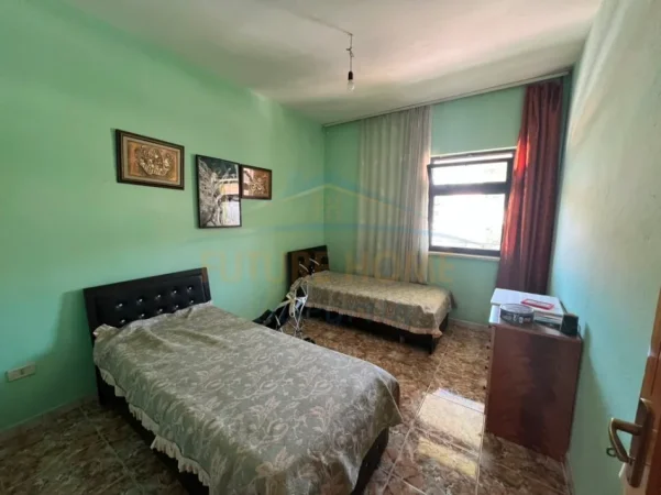 Tirane, shitet Vile Vile 3 Katshe , 457 m² 500.000 € (Tregu Elektrik)