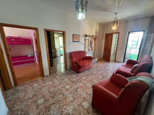 Tirane, shitet Vile Vile 3 Katshe , 457 m² 500.000 € (Tregu Elektrik)