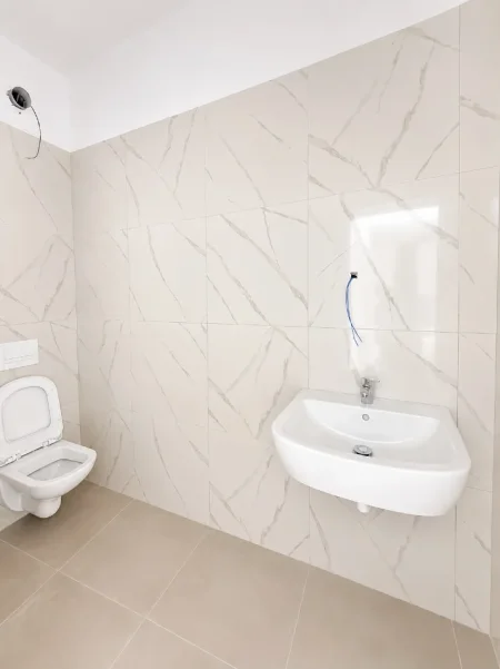 Tirane, jepet me qera apartament 2+1+Ballkon , 90 m² 550 € (5 Maji)