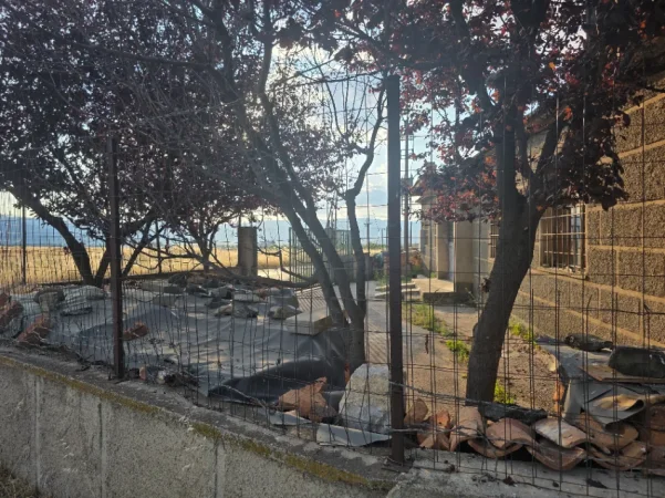 Korce, shitet magazine , 600 m² 