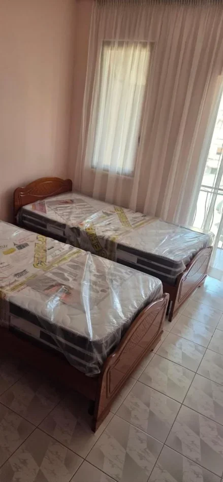 Tirane, jepet me qera apartament 2+1 Kati 4, 100 m² 650 € (Ali Demi)