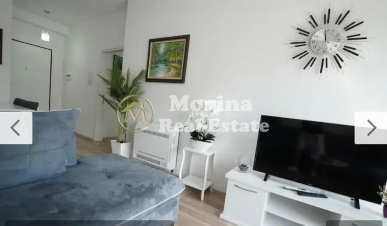 Tirane, jepet me qera apartament 1+1 Kati 2, 750 euro ( Qender)