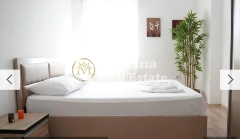 Tirane, jepet me qera apartament 1+1 Kati 2, 750 euro ( Qender)