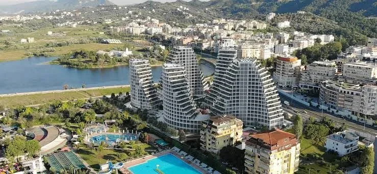 Tirane, jepet me qera garazh | post parkimi Kati 1, 18 m² 130 € (Liqeni i Thatë)