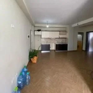 Tirane, jepet me qera apartament 2+1 Kati 8, 106 m² 450 € (Astir)
