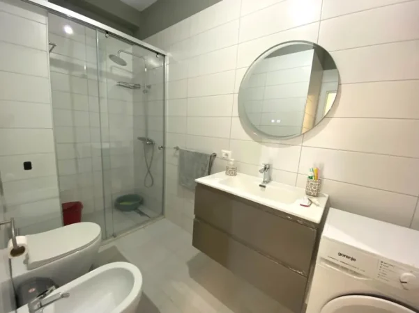 Tirane, jepet me qera apartament 1+1 Kati 4, 73 m² 650 € (Don Bosko)