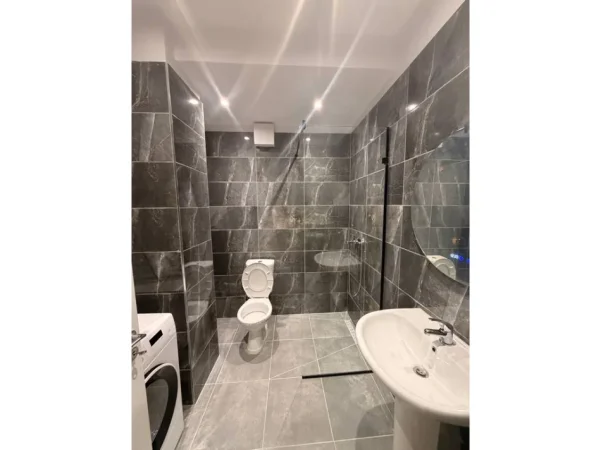Tirane, jepet me qera apartament 2+1 Kati 2, 90 m² 900 € (Niket Dardani)