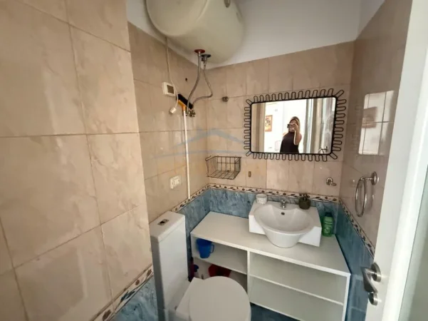 Tirane, jepet me qera 2+1 Kati 4, 98 m² (Myslym Shyri)