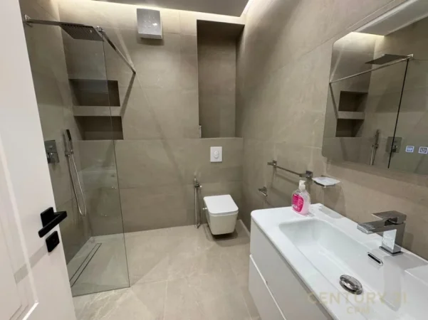 Tirane, jepet me qera apartament 1+1 Kati 6, 82 m² 800 € (Pazari i Ri)