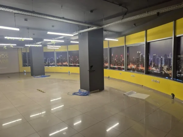 Tirane, jepet me qera zyre Kati 5, 258 m² 2.300 € (SELVIA)