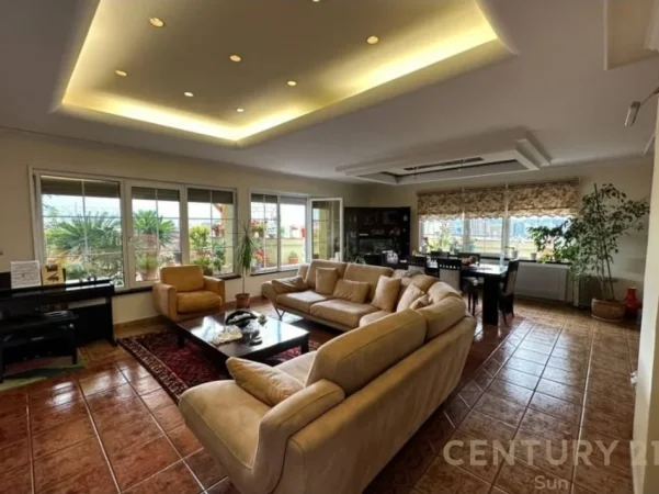 Tirane, shes apartament 3+1 Kati 13, 511 m² 590.000 € (Qender)