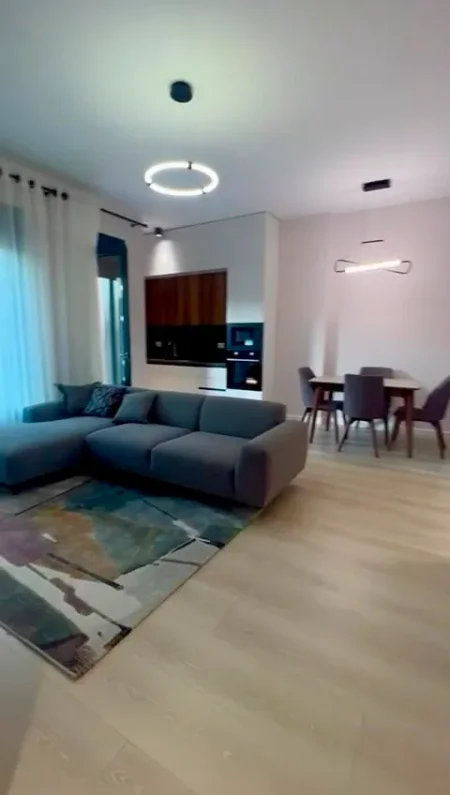 Tirane, jepet me qera apartament 1+1+Ballkon Kati 2, 75 m² 900 € (Rruga e Kosovareve)