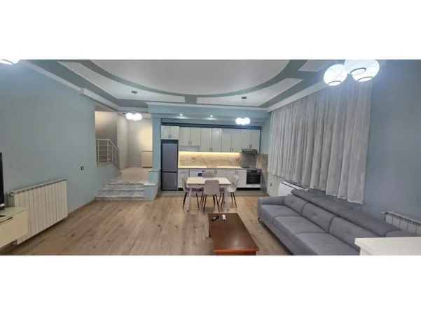Tirane, jepet me qera Vile 2+1 Kati 1, 180 m² 800 € (Ali demi)