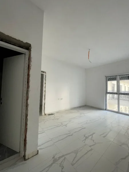 Tirane, shitet apartament 2+1+Aneks+Ballkon , 129 m² 239.900 € (sauk)