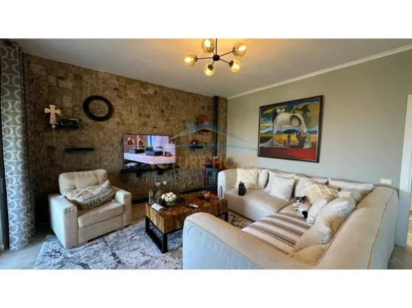 Tirane, shitet apartament 2+1+Ballkon Kati 2, 123 m² 280.000 € (KOPSHTI BOTANIK)