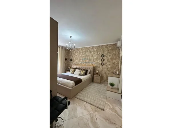 Tirane, shitet apartament 2+1+Ballkon Kati 2, 123 m² 280.000 € (KOPSHTI BOTANIK)