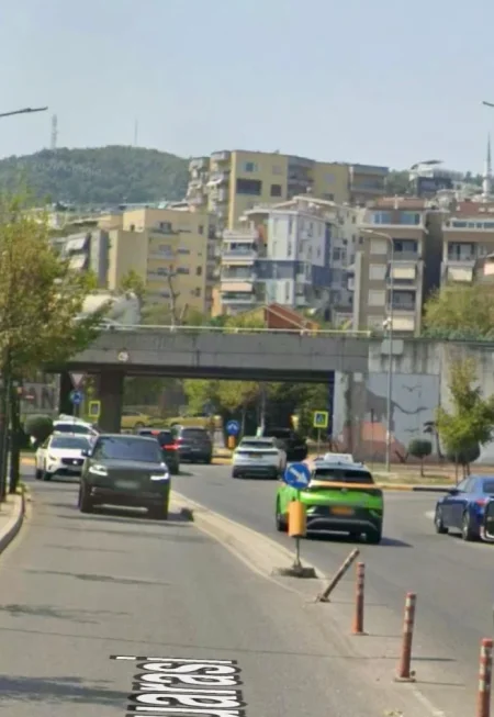 Shitet nga Pronari, apartament shume i qete, me pamje fantastike nga liqeni 3+1+Ballkon, Kati 4 me ashensor, 135 m² 455.000 € (Kopshti Zoologjik)