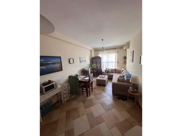 Tirane, jepet me qera apartament 2+1 Kati 4, 90 m² 750 € 