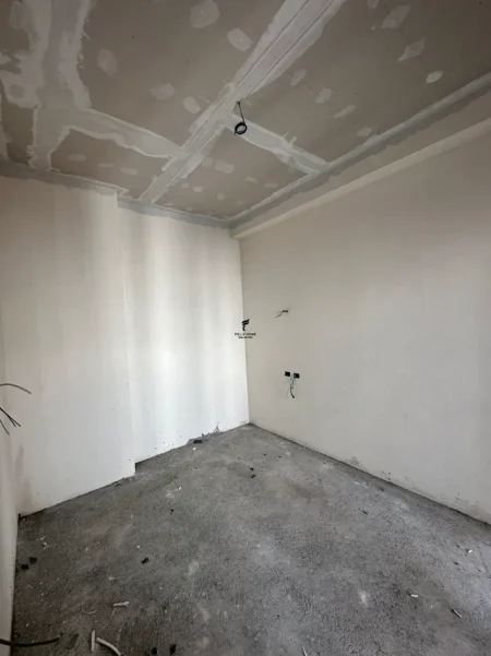 Tirane, shitet apartament 1+1 Kati 7, 47 m² 110.000 € (RRUGA E KAVAJES)