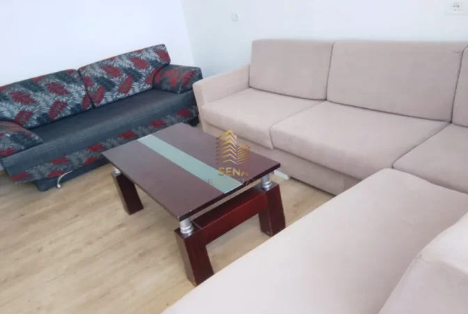 Tirane, jepet me qera apartament 1+1+Ballkon Kati 5, 65 m² 350 € (Shkoze)
