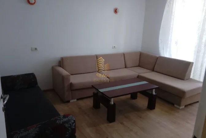 Tirane, jepet me qera apartament 1+1+Ballkon Kati 5, 65 m² 350 € (Shkoze)