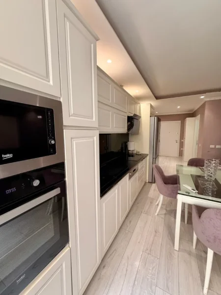 Tirane, shitet apartament 3+1+Ballkon Kati 3, 121 m² 320.000 € (Komuna e Parisit)