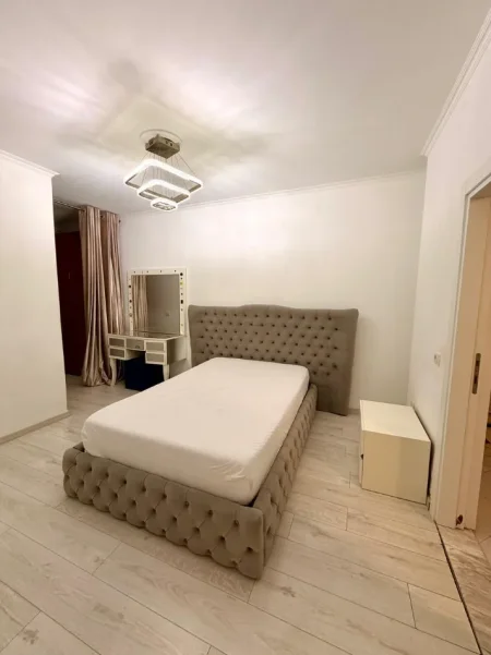 Tirane, shitet apartament 3+1+Ballkon Kati 3, 121 m² 320.000 € (Komuna e Parisit)
