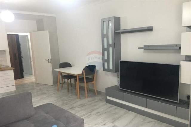 Tirane, jepet me qera apartament 2+1 Kati 2, 100 m² 500 Euro (Medreseja)